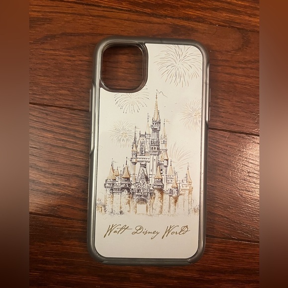 Disney world D-Tech Cinderella castle IPhone Otterbox case - Picture 2 of 7